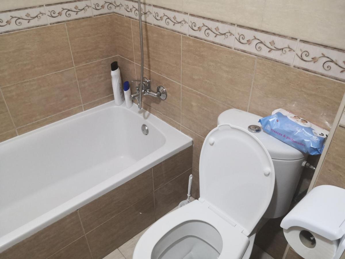 Centro Roquetas 5 Minutos De La Playa En Coche Garaje Solo Si Esta Disponible Apartment Roquetas de Mar Bagian luar foto